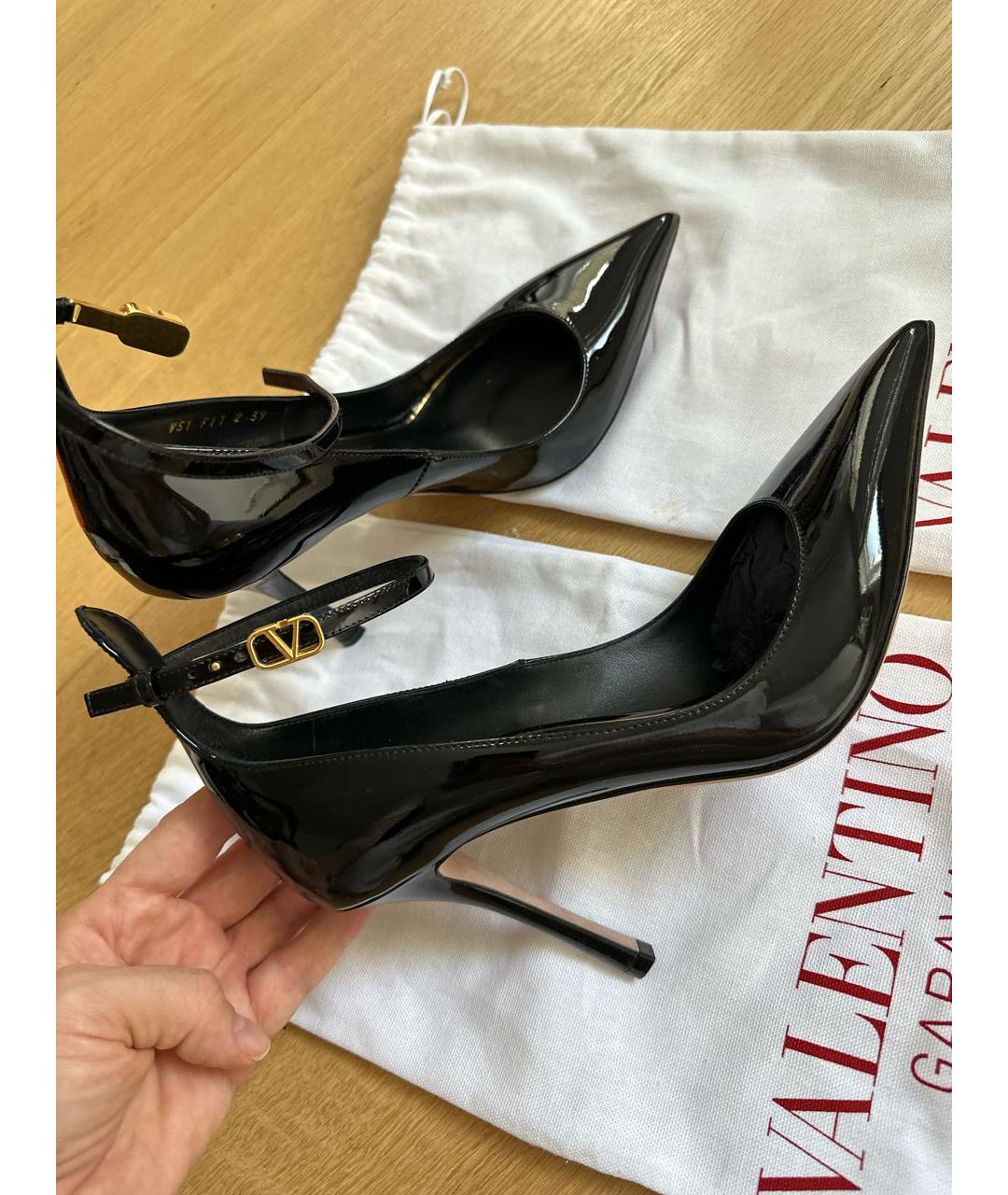 VALENTINO Черные туфли из лакированной кожи, фото 5