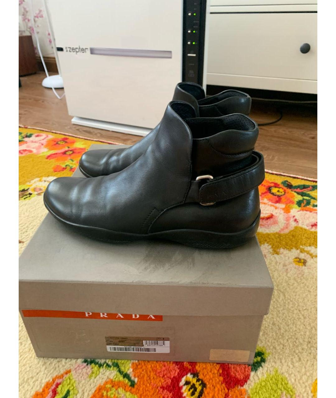 PRADA Черные кожаные низкие ботинки, фото 2