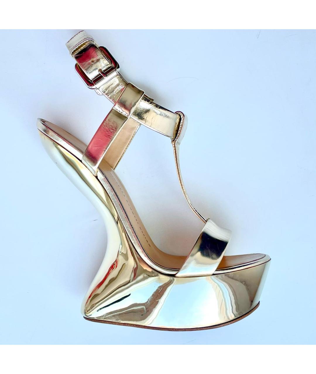 GIUSEPPE ZANOTTI DESIGN Золотые босоножки из лакированной кожи, фото 9