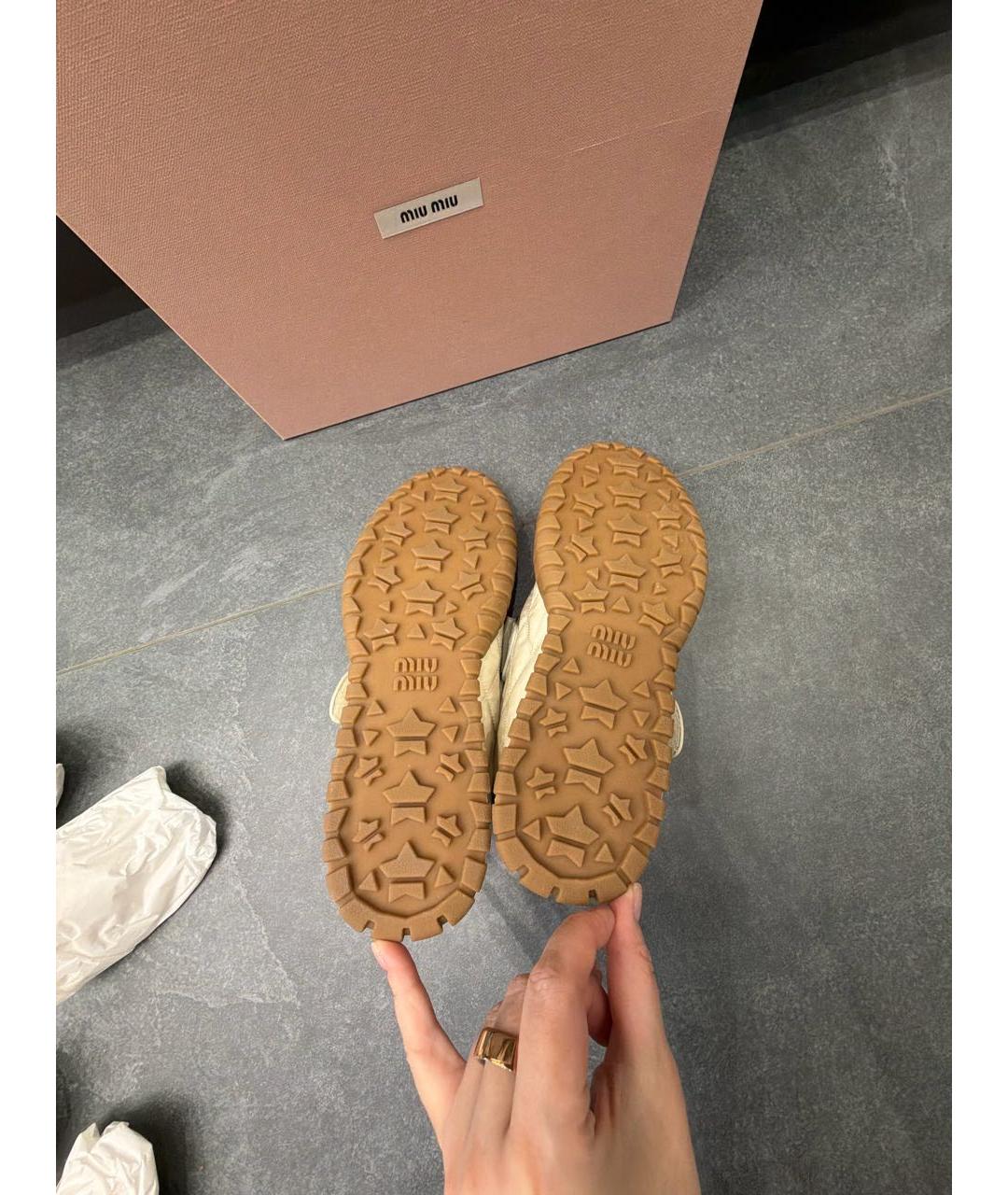 MIU MIU Бежевые синтетические балетки, фото 5