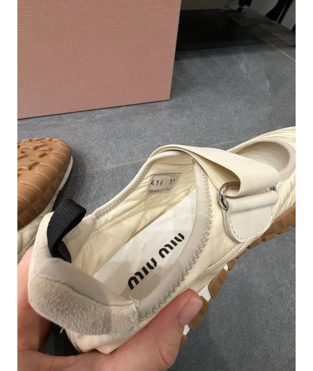 MIU MIU Бежевые синтетические балетки, фото 6