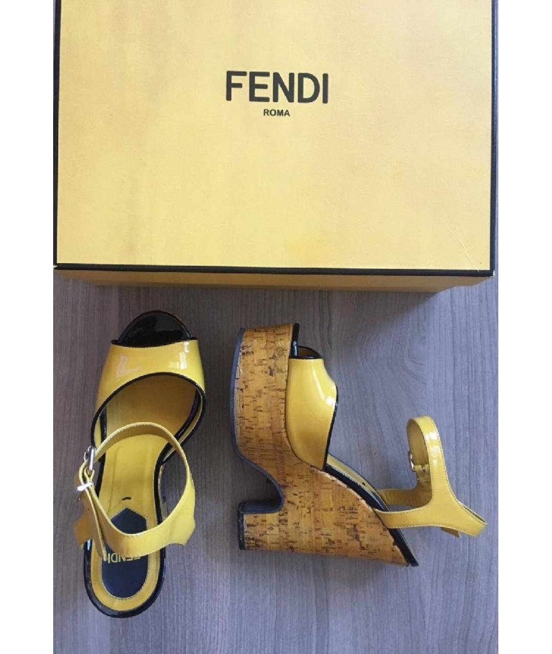 FENDI Желтые босоножки из лакированной кожи, фото 2