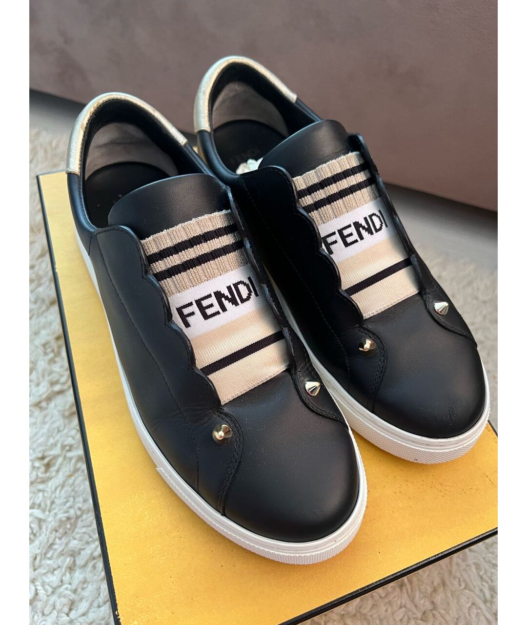 FENDI Черные кожаные слипоны, фото 9