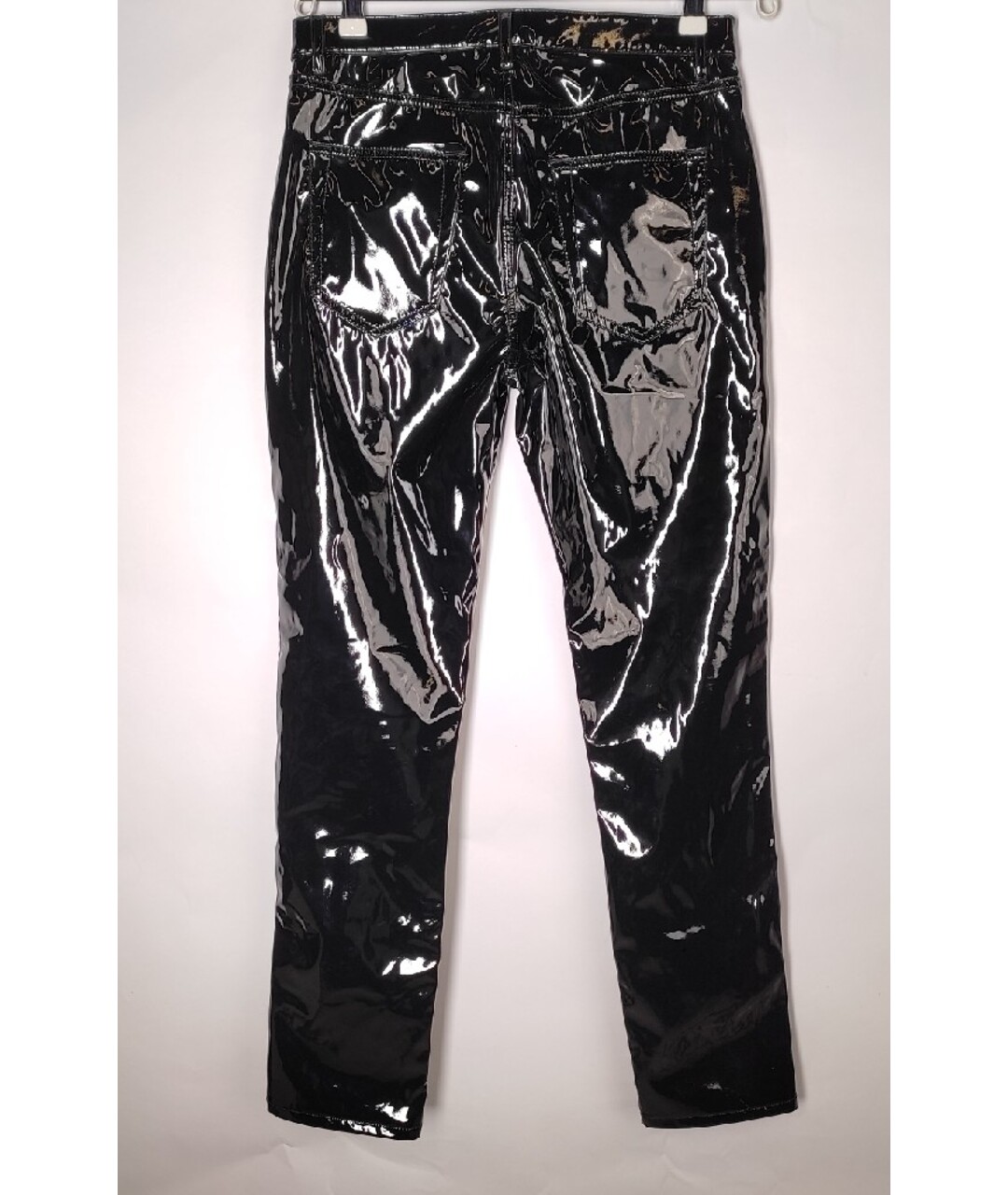 SAINT LAURENT Черные полиуретановые прямые брюки, фото 2