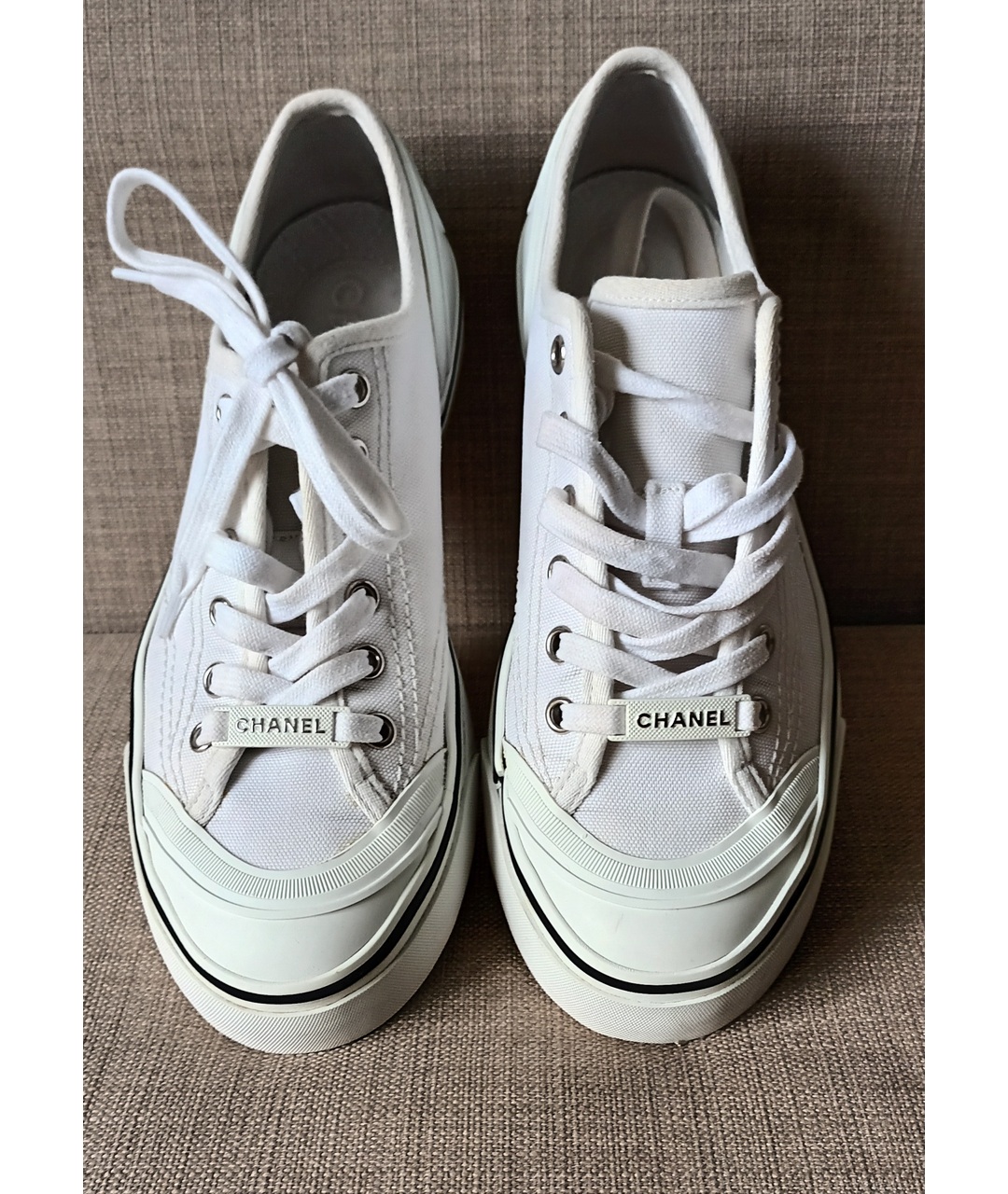 CHANEL PRE-OWNED Белые текстильные кроссовки, фото 2