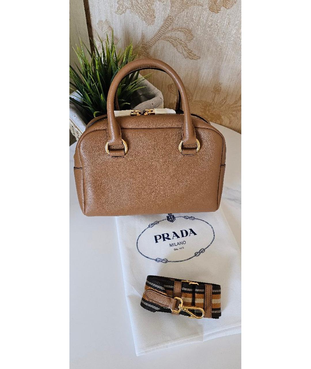 PRADA Коричневая кожаная сумка с короткими ручками, фото 3