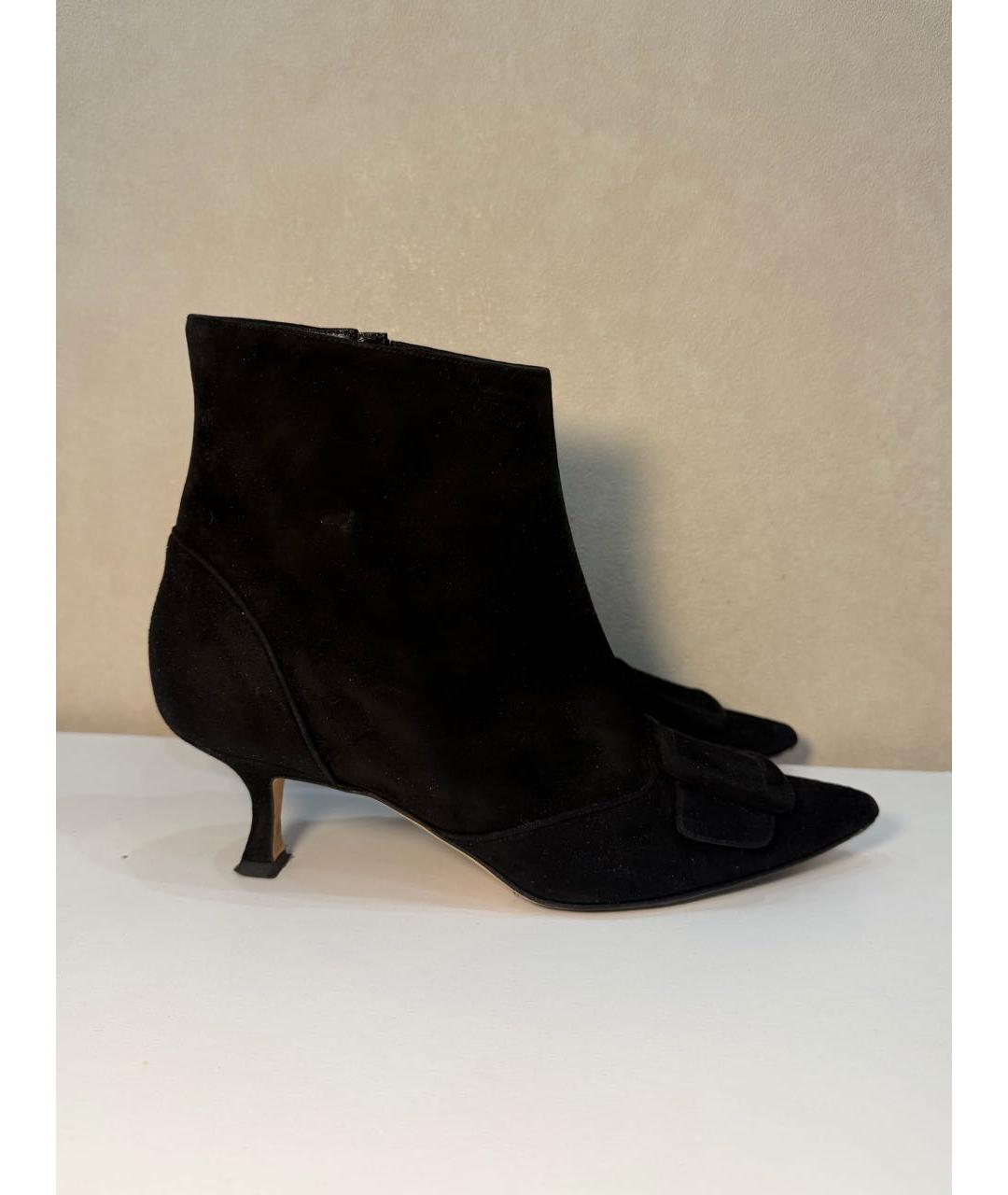MANOLO BLAHNIK Черные замшевые ботильоны, фото 5
