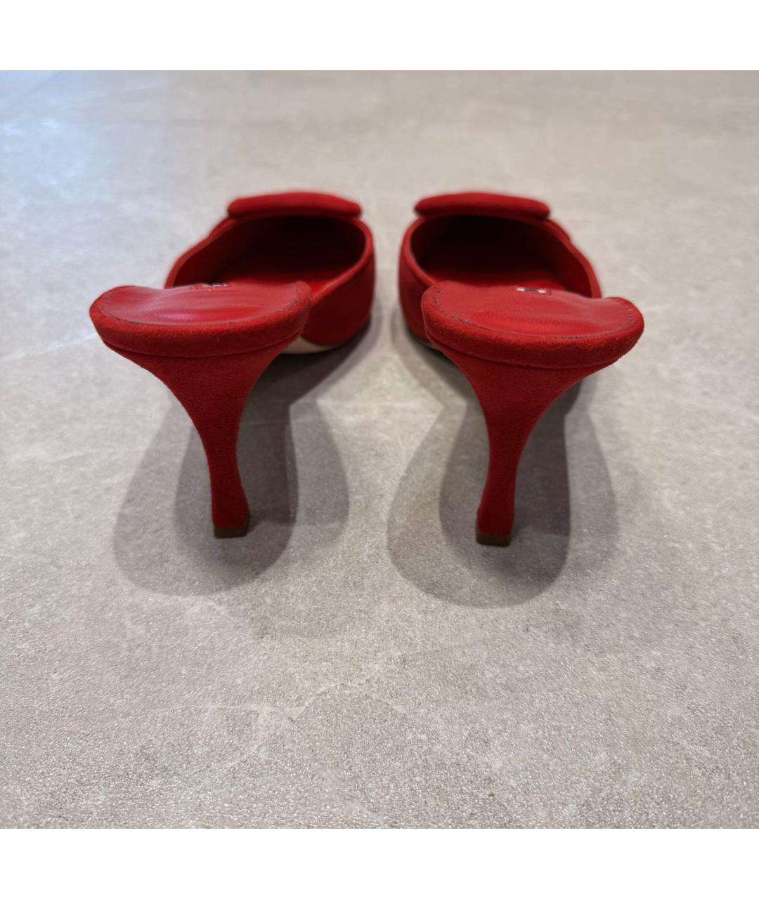 MANOLO BLAHNIK Красные замшевые мюли, фото 4