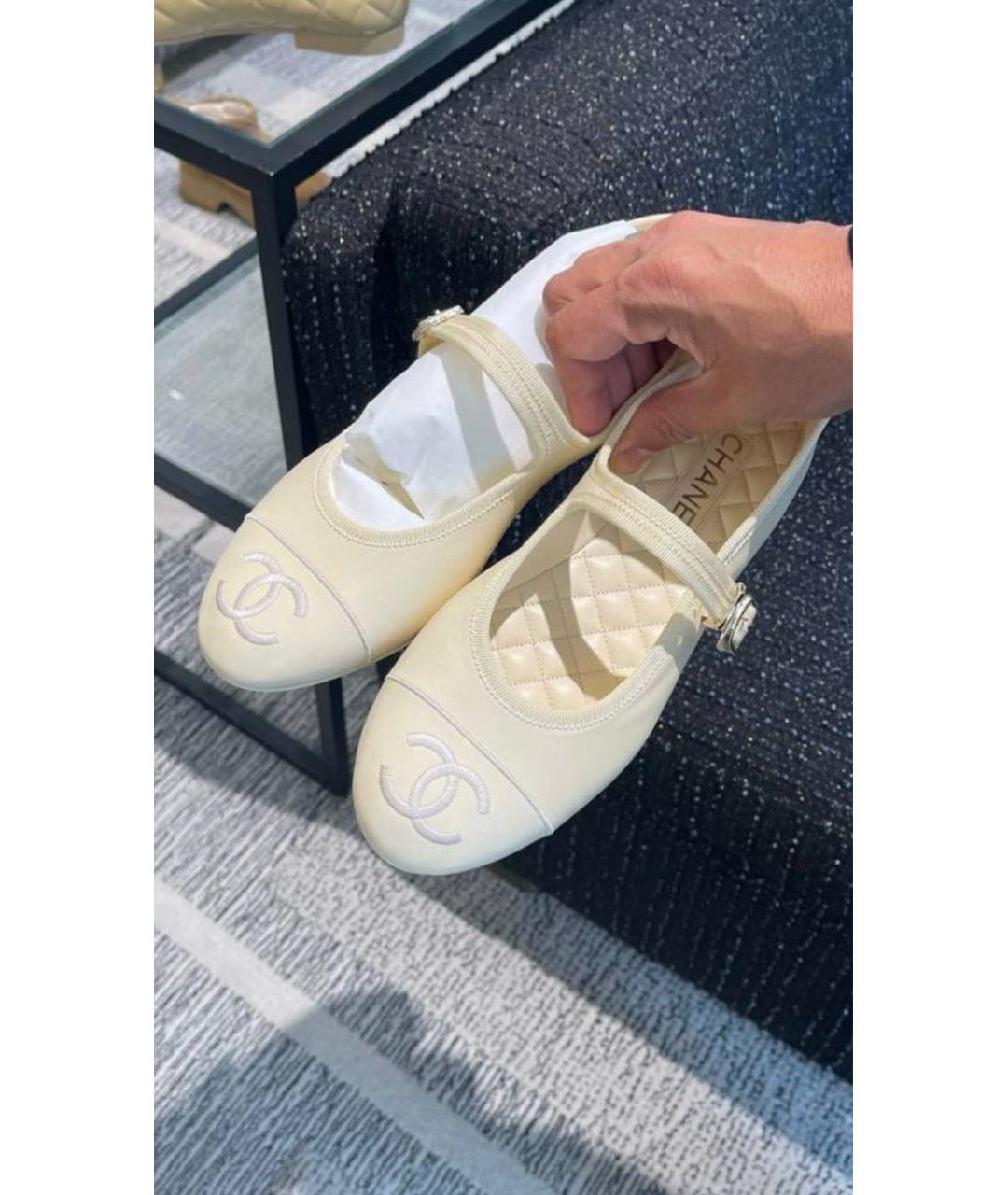 HERMES Бежевые кожаные балетки, фото 3