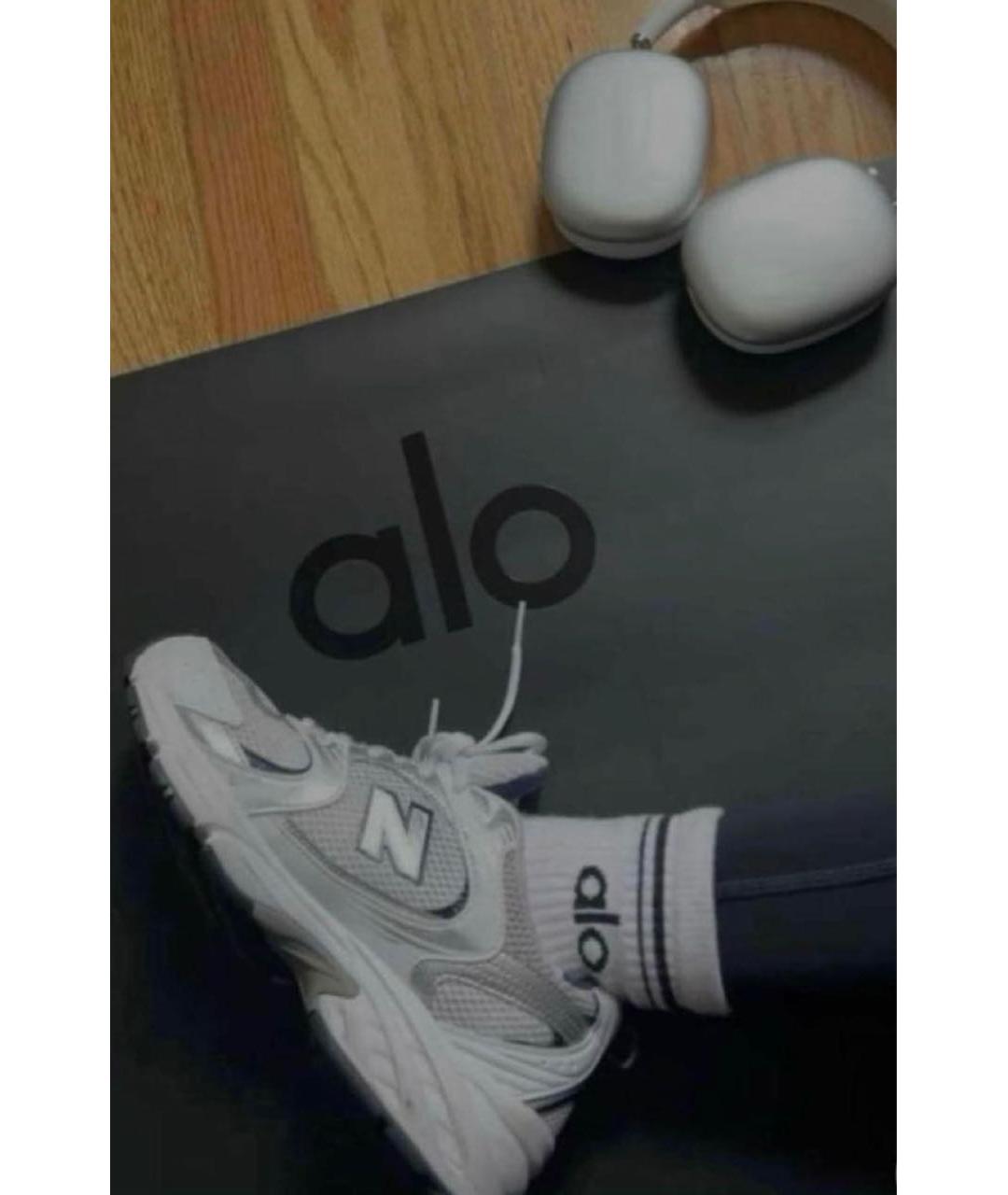 ALO YOGA Белые носки, чулки и колготы, фото 8