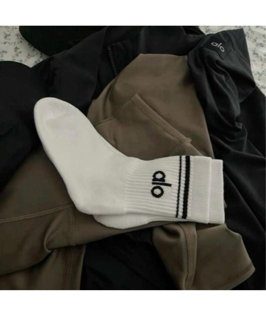 ALO YOGA Белые носки, чулки и колготы, фото 7