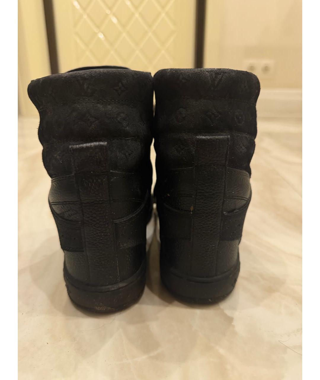 LOUIS VUITTON Черные замшевые ботинки, фото 3