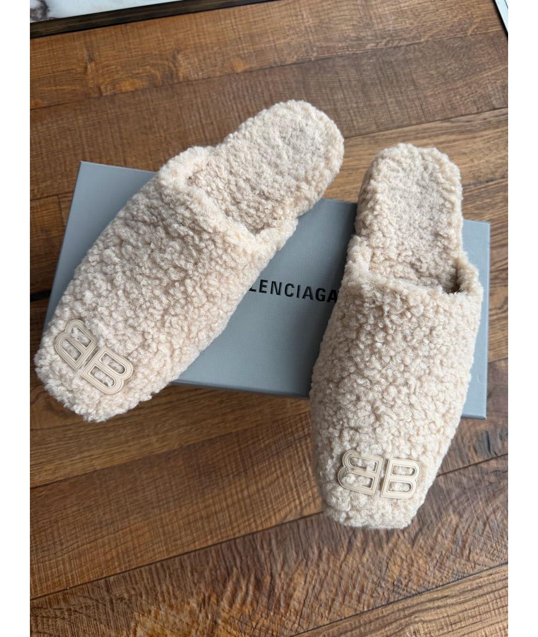 BALENCIAGA Бежевые мюли, фото 3