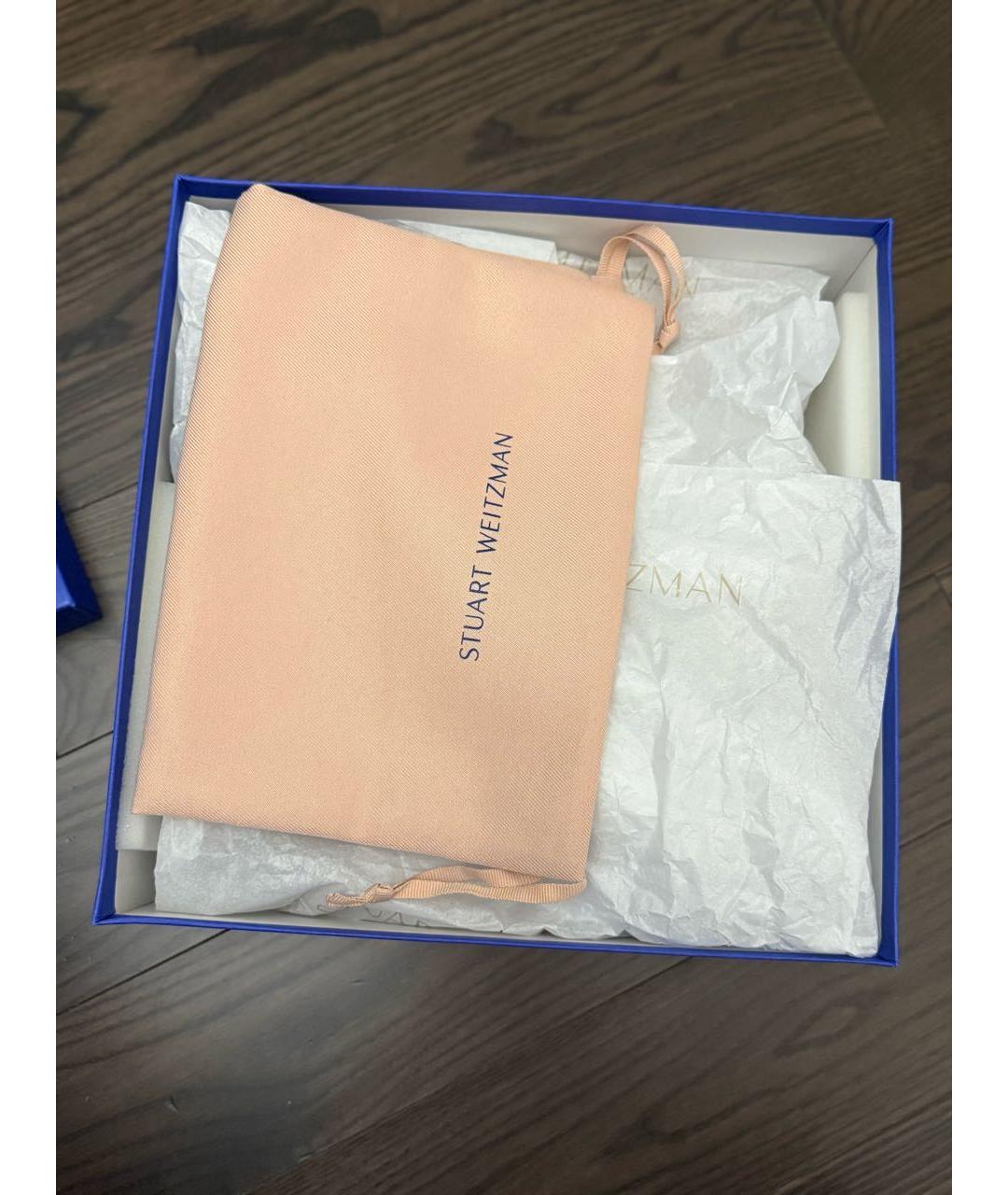 STUART WEITZMAN Бежевые босоножки из лакированной кожи, фото 8