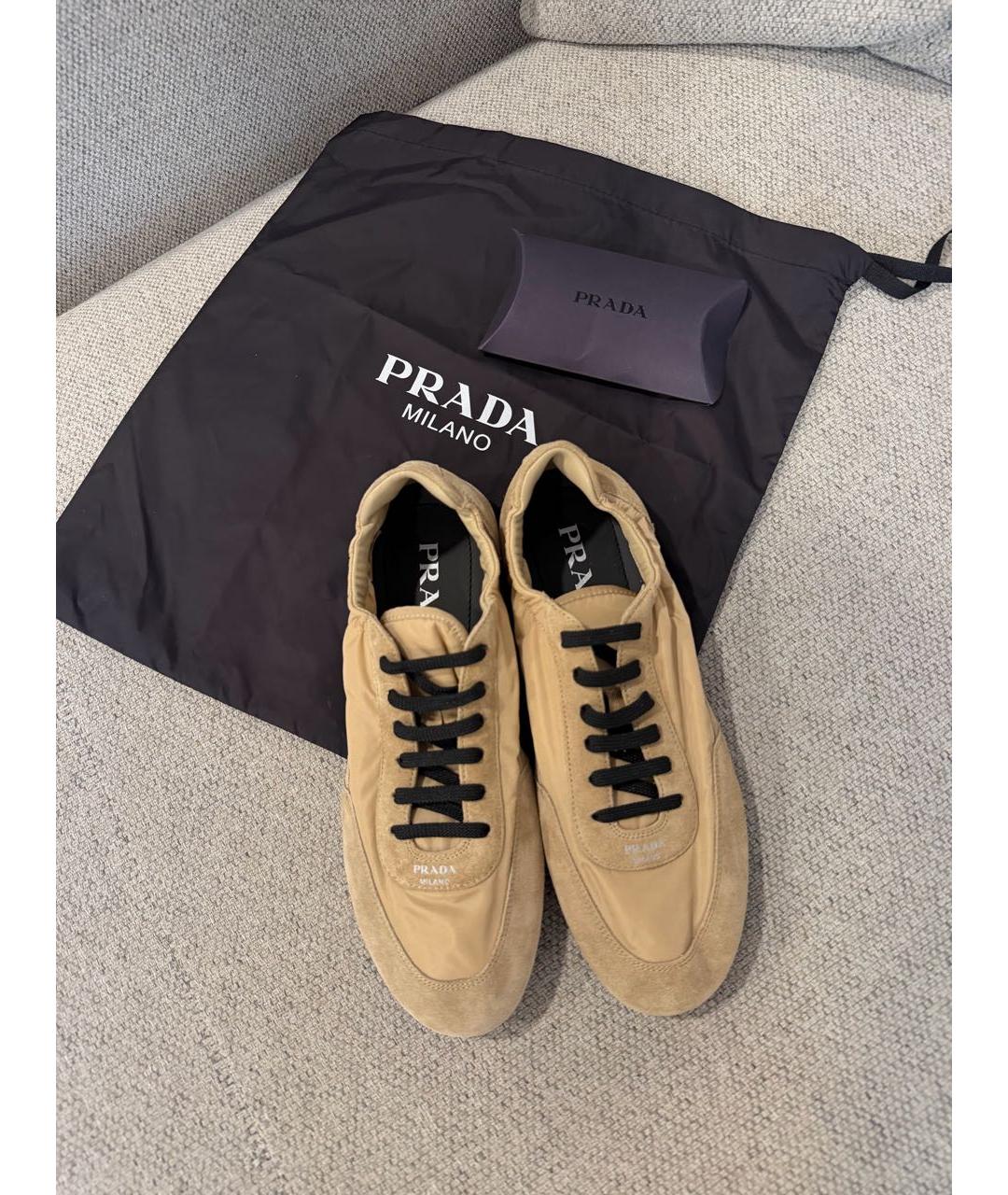 PRADA Бежевые замшевые кеды, фото 2