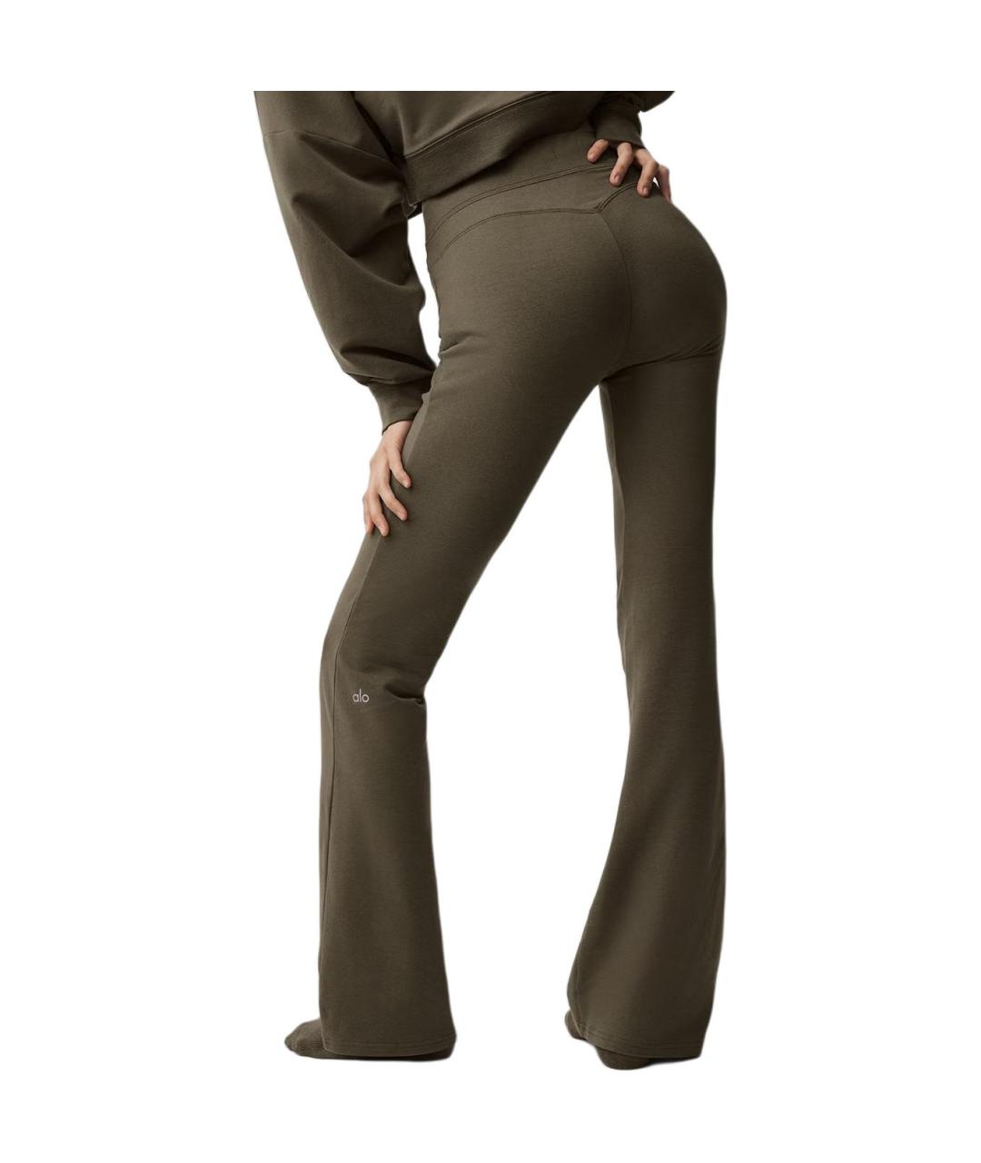 ALO YOGA Зеленые спортивные брюки и шорты, фото 2