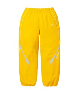 SUPREME Спортивные брюки и шорты