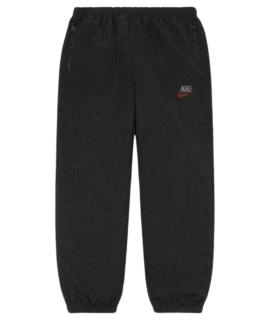 SUPREME Спортивные брюки и шорты