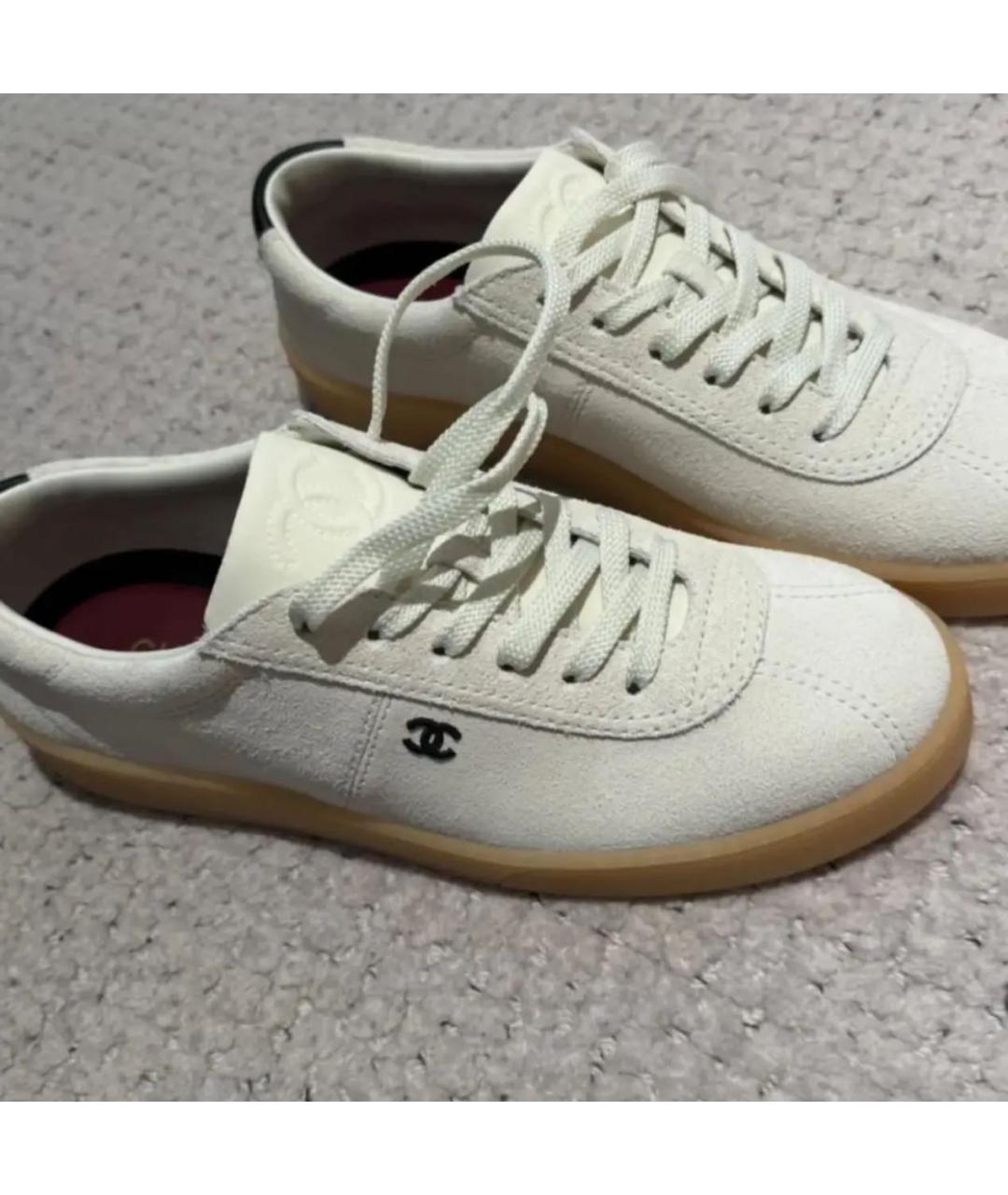 CHANEL Бежевые замшевые кеды, фото 3