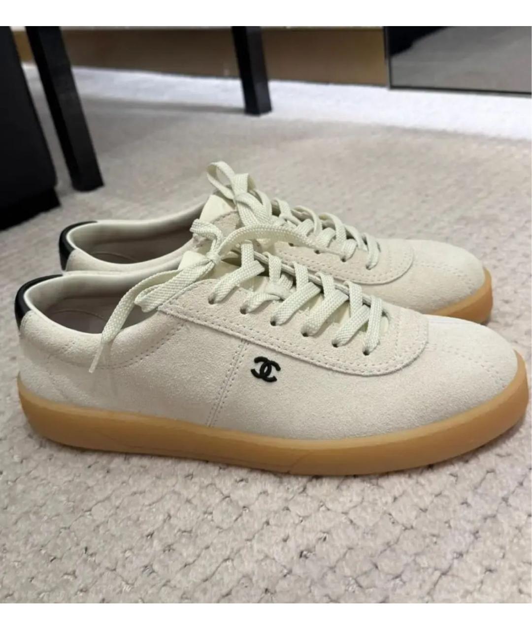 CHANEL Бежевые замшевые кеды, фото 2