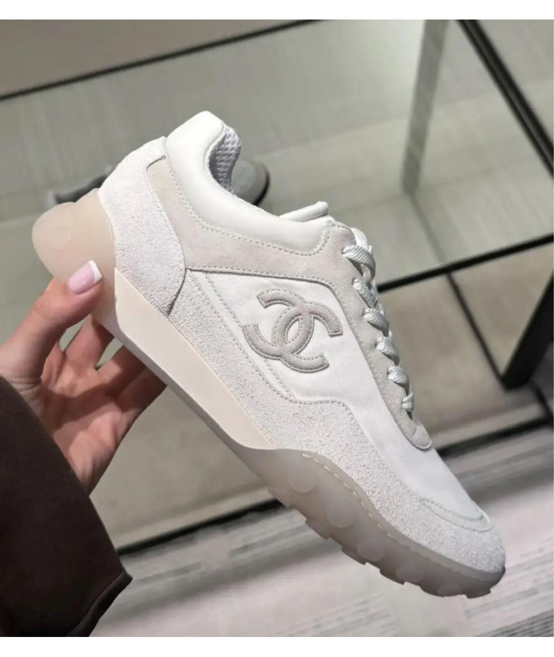 CHANEL Бежевые замшевые кроссовки, фото 4