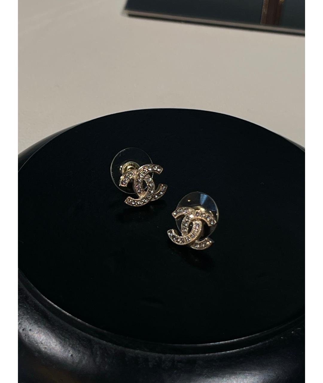 CHANEL Золотые металлические серьги, фото 2