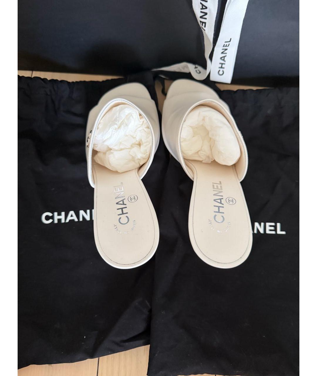 CHANEL Бежевые кожаные мюли, фото 3