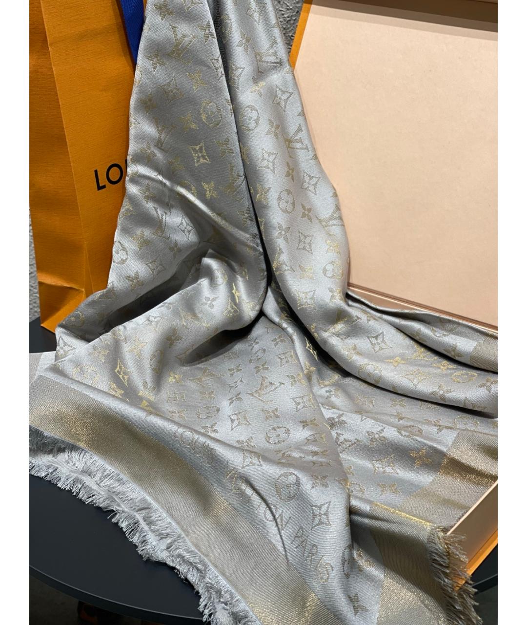 LOUIS VUITTON Серый платок, фото 3