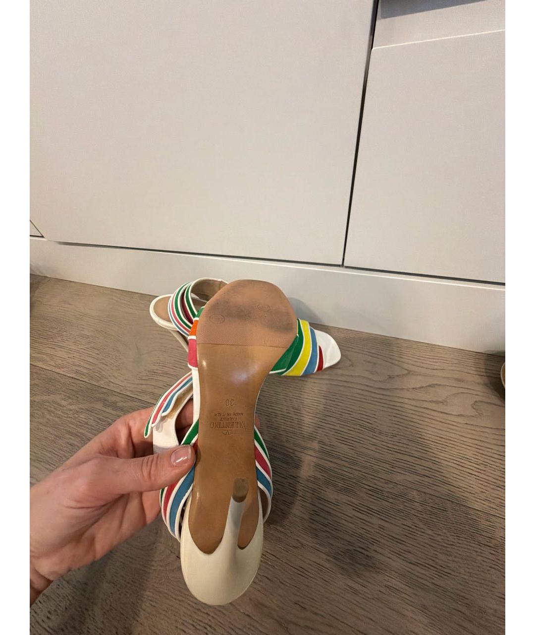 VALENTINO Кожаные босоножки, фото 2