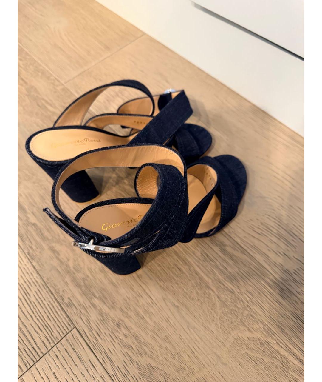 GIANVITO ROSSI Темно-синие текстильные босоножки, фото 3