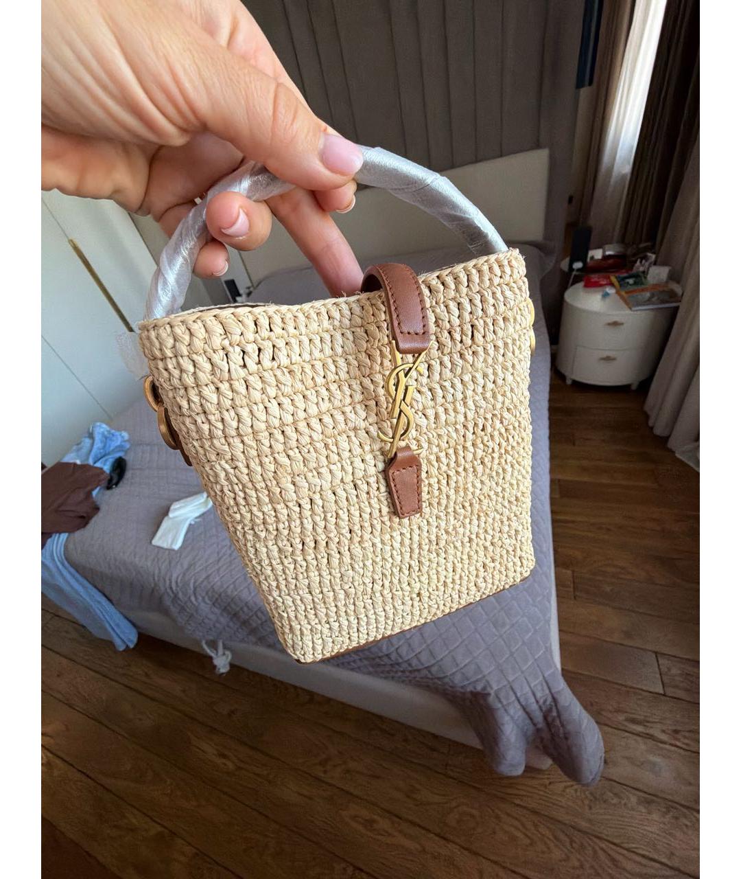 SAINT LAURENT Бежевая пелетеная сумка с короткими ручками, фото 6