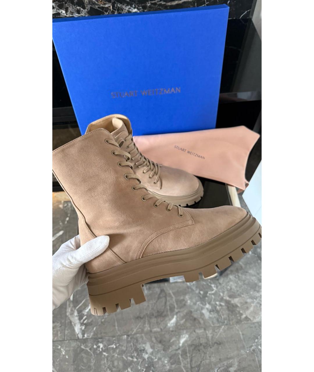 STUART WEITZMAN Бежевые замшевые ботинки, фото 6