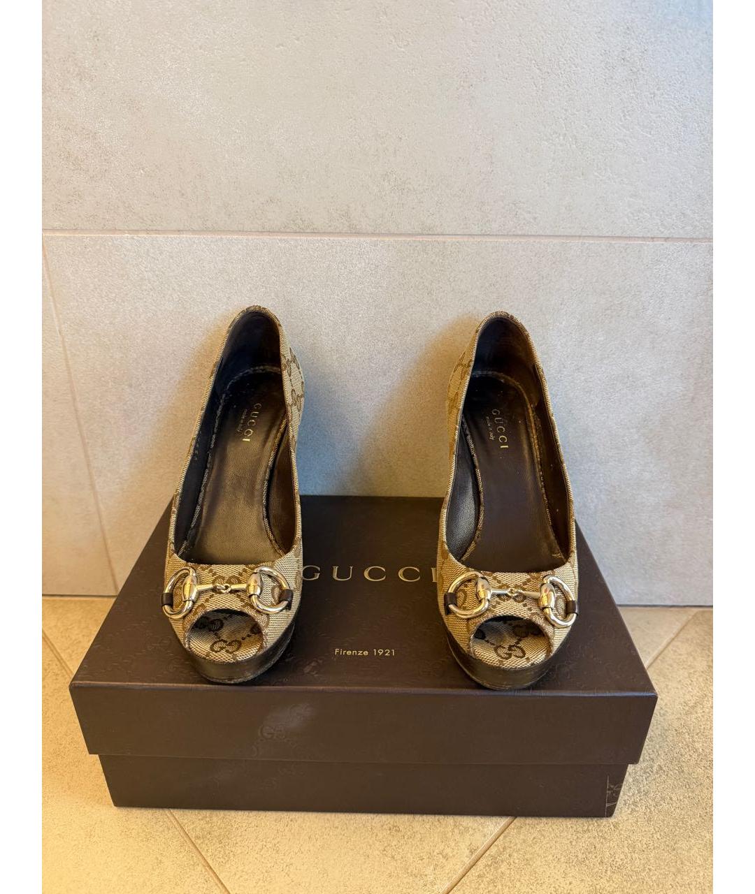 GUCCI Бежевые текстильные босоножки, фото 2