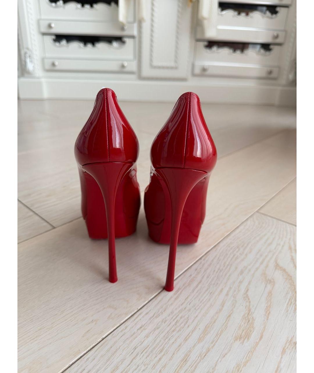CHRISTIAN LOUBOUTIN Красные туфли из лакированной кожи, фото 4