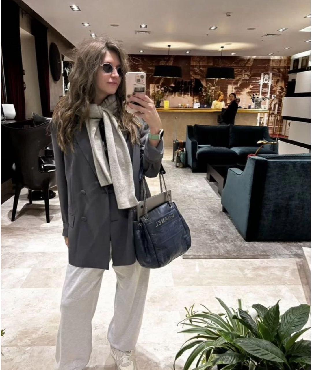 CHANEL Темно-синяя кожаная сумка тоут, фото 7