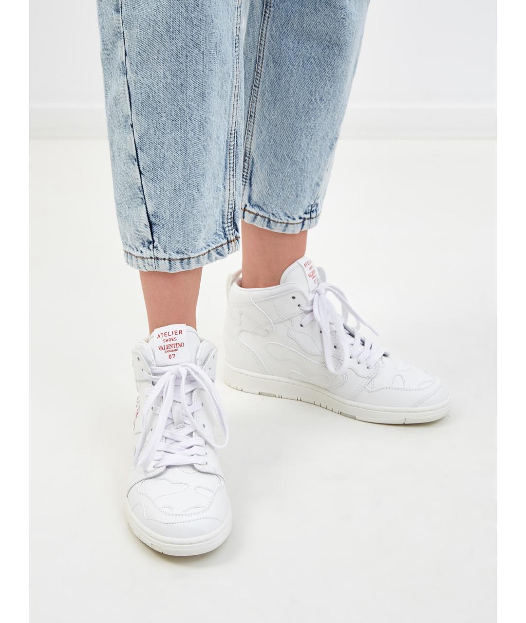 VALENTINO Белые кожаные кроссовки, фото 2