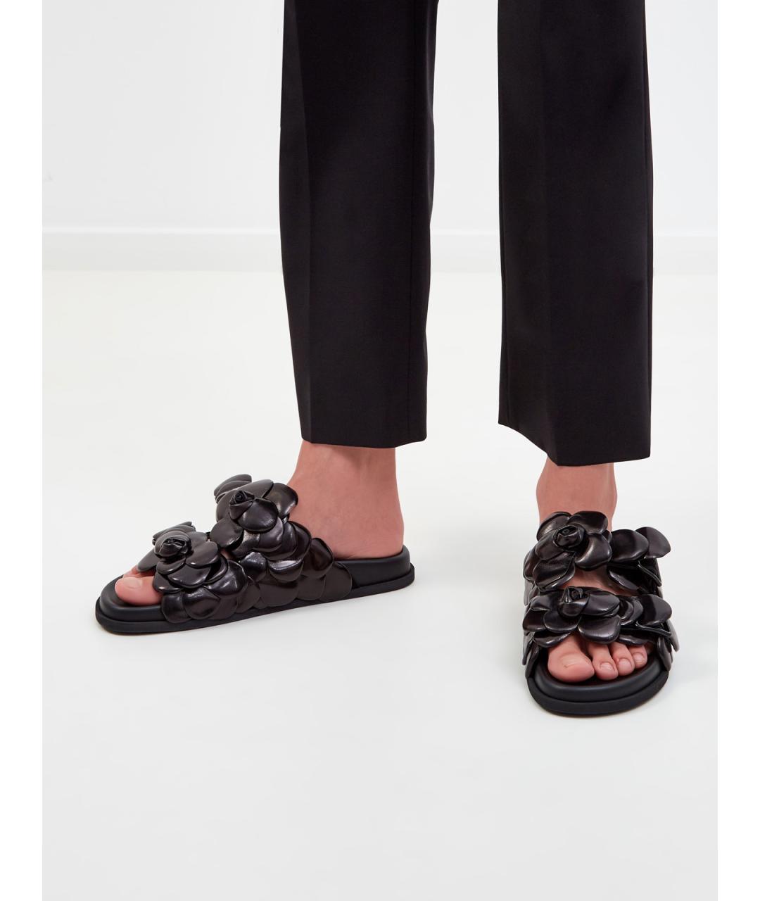 VALENTINO Черные шлепанцы из лакированной кожи, фото 2