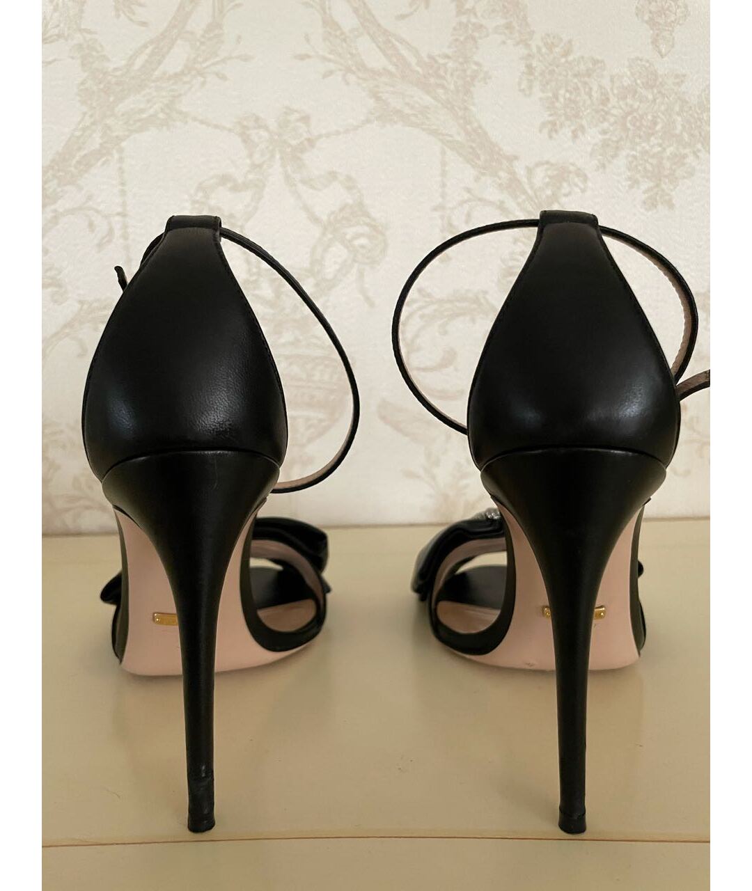 GUCCI Черные кожаные босоножки, фото 4