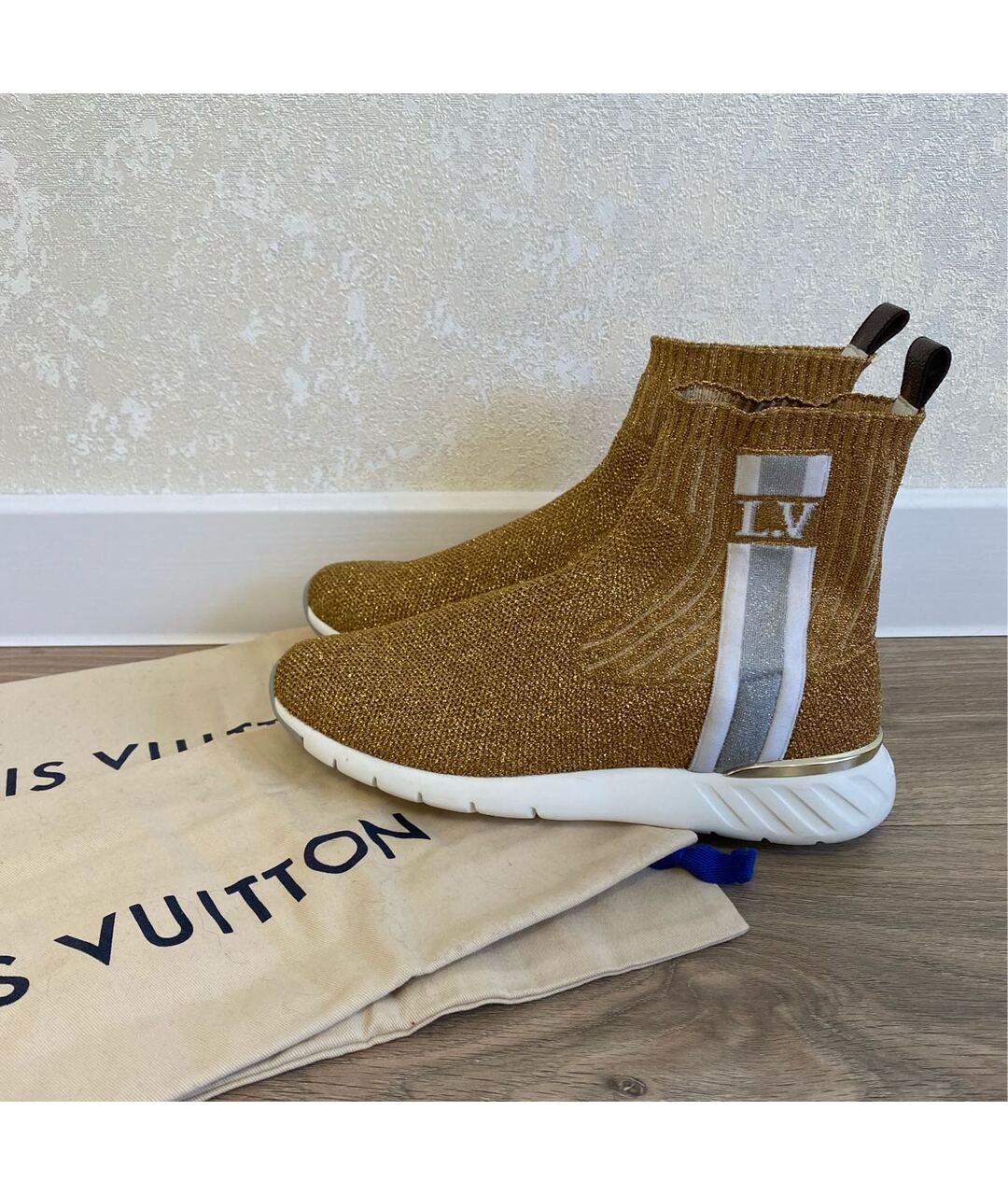 LOUIS VUITTON Золотые текстильные кроссовки, фото 4