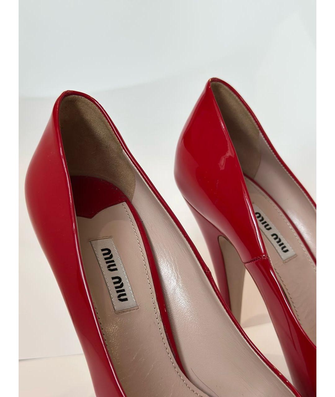 MIU MIU Красные туфли из лакированной кожи, фото 3