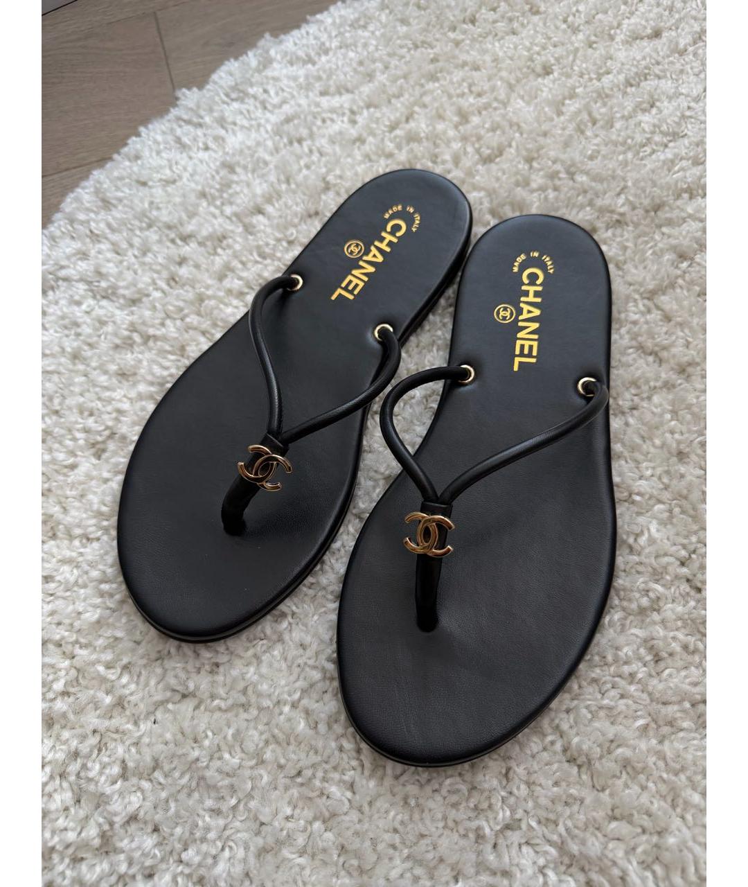 CHANEL Черные кожаные шлепанцы, фото 4
