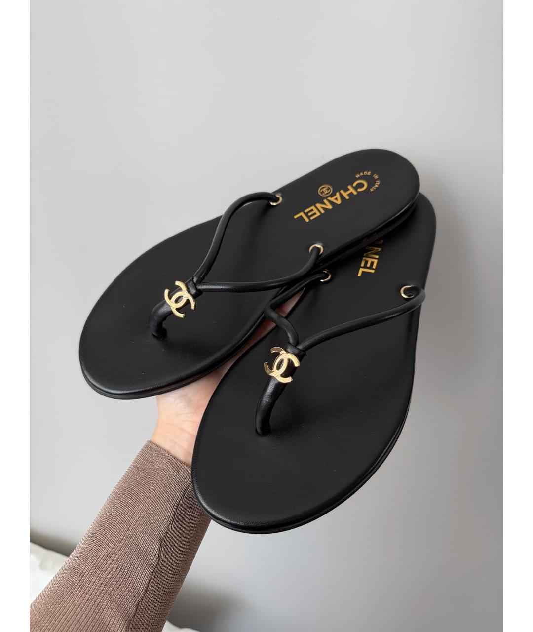 CHANEL Черные кожаные шлепанцы, фото 2
