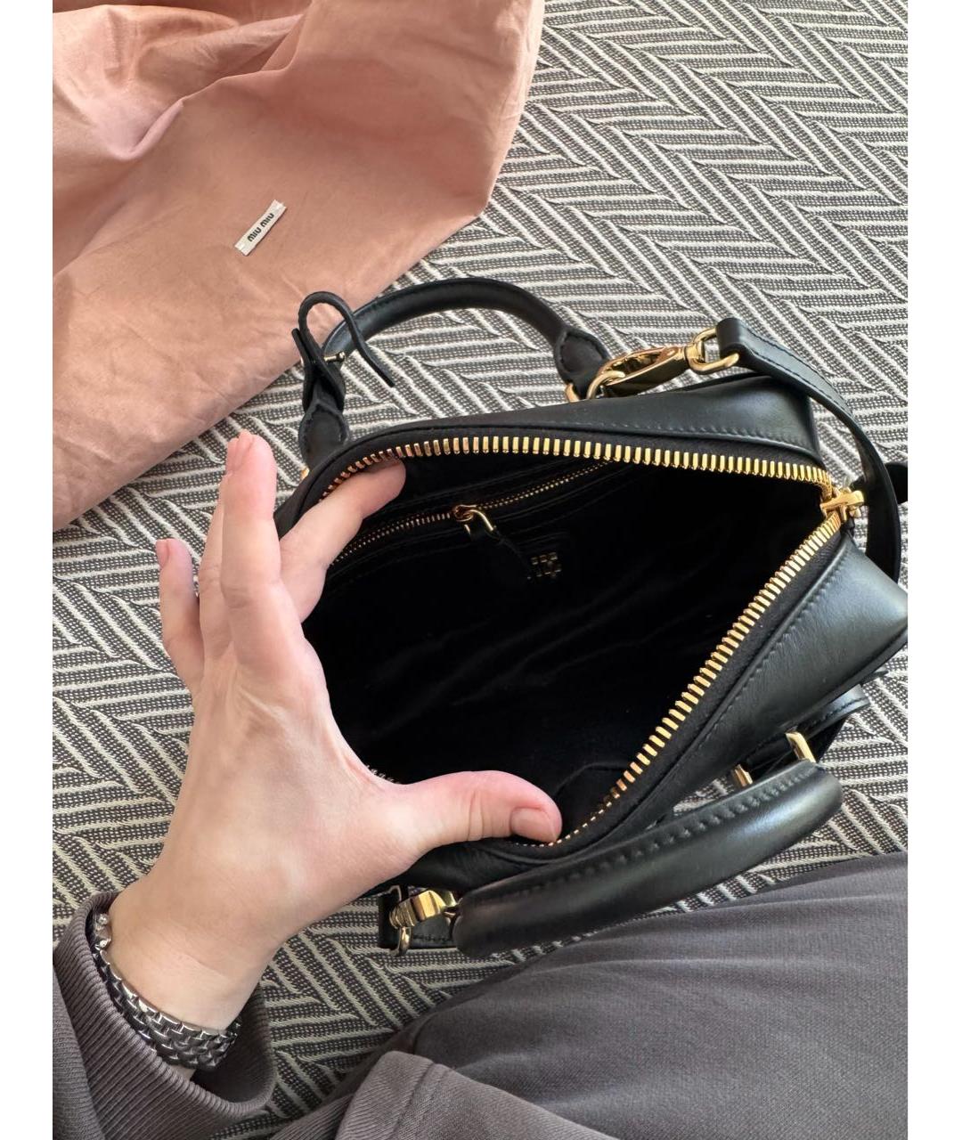 MIU MIU Черная кожаная сумка через плечо, фото 4