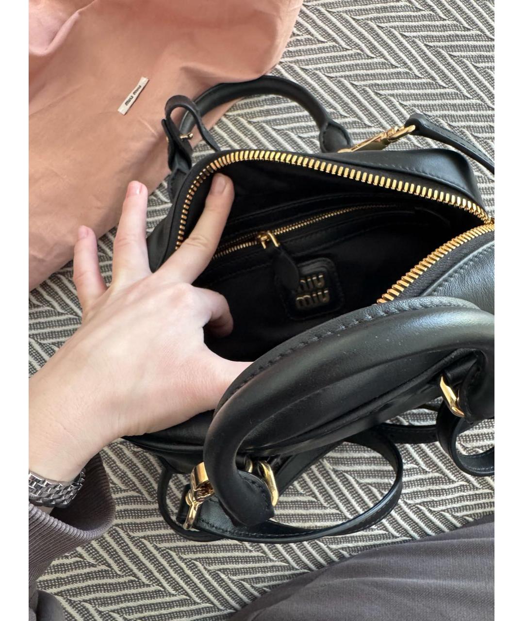 MIU MIU Черная кожаная сумка через плечо, фото 6