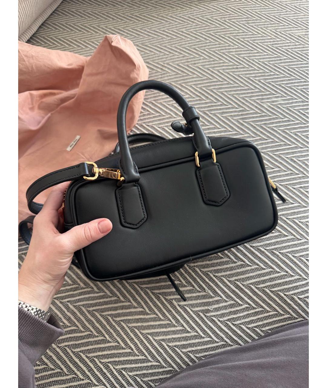 MIU MIU Черная кожаная сумка через плечо, фото 3