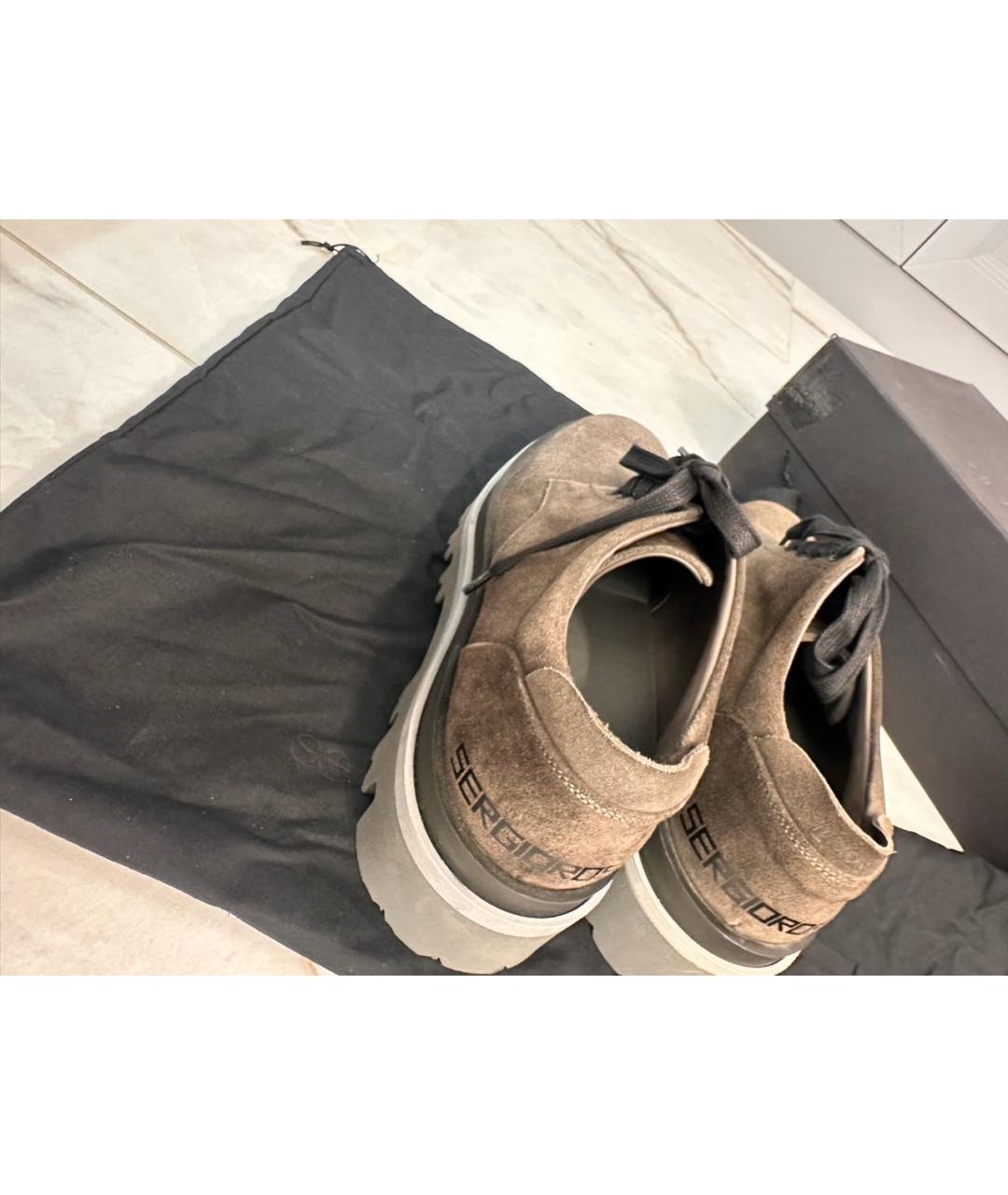 SERGIO ROSSI Серые замшевые низкие ботинки, фото 3