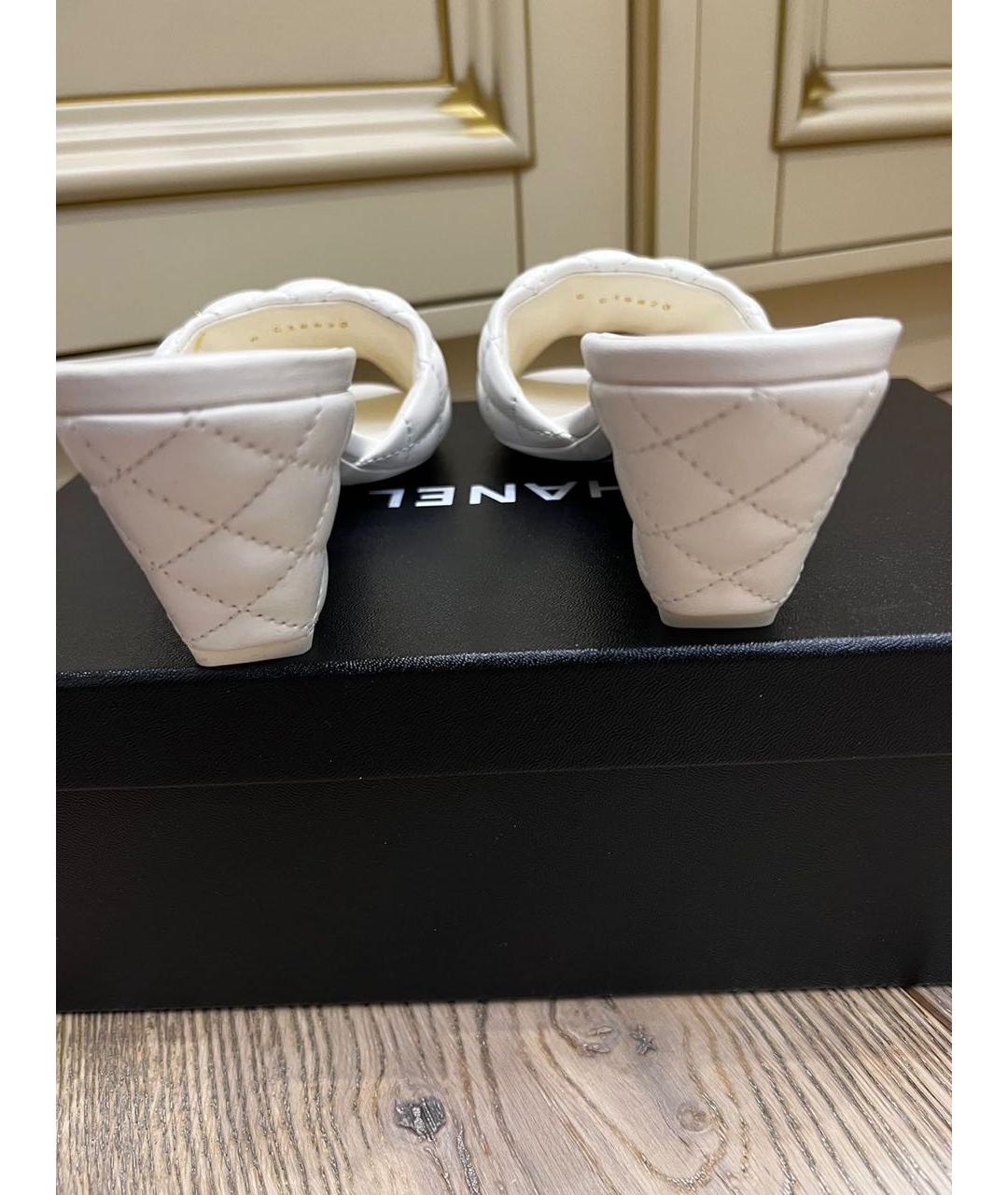 CHANEL Белые кожаные мюли, фото 4