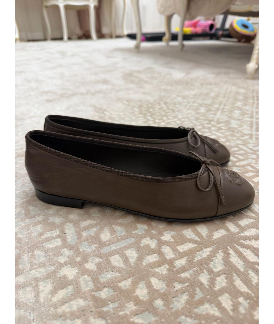 CHANEL Коричневые кожаные балетки, фото 4