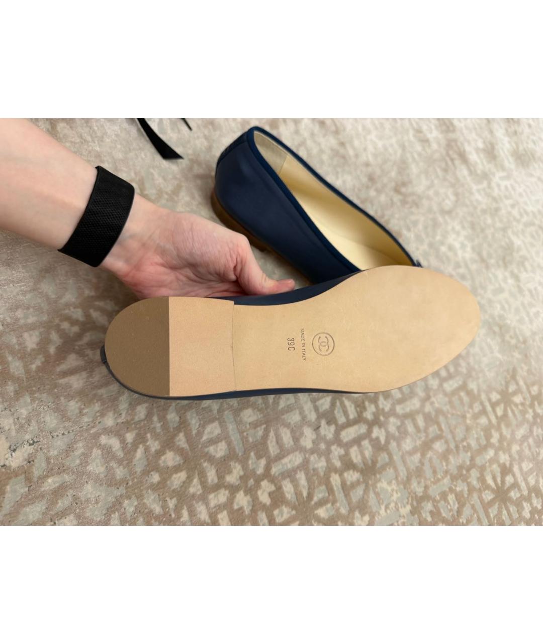 CHANEL Темно-синие кожаные балетки, фото 4