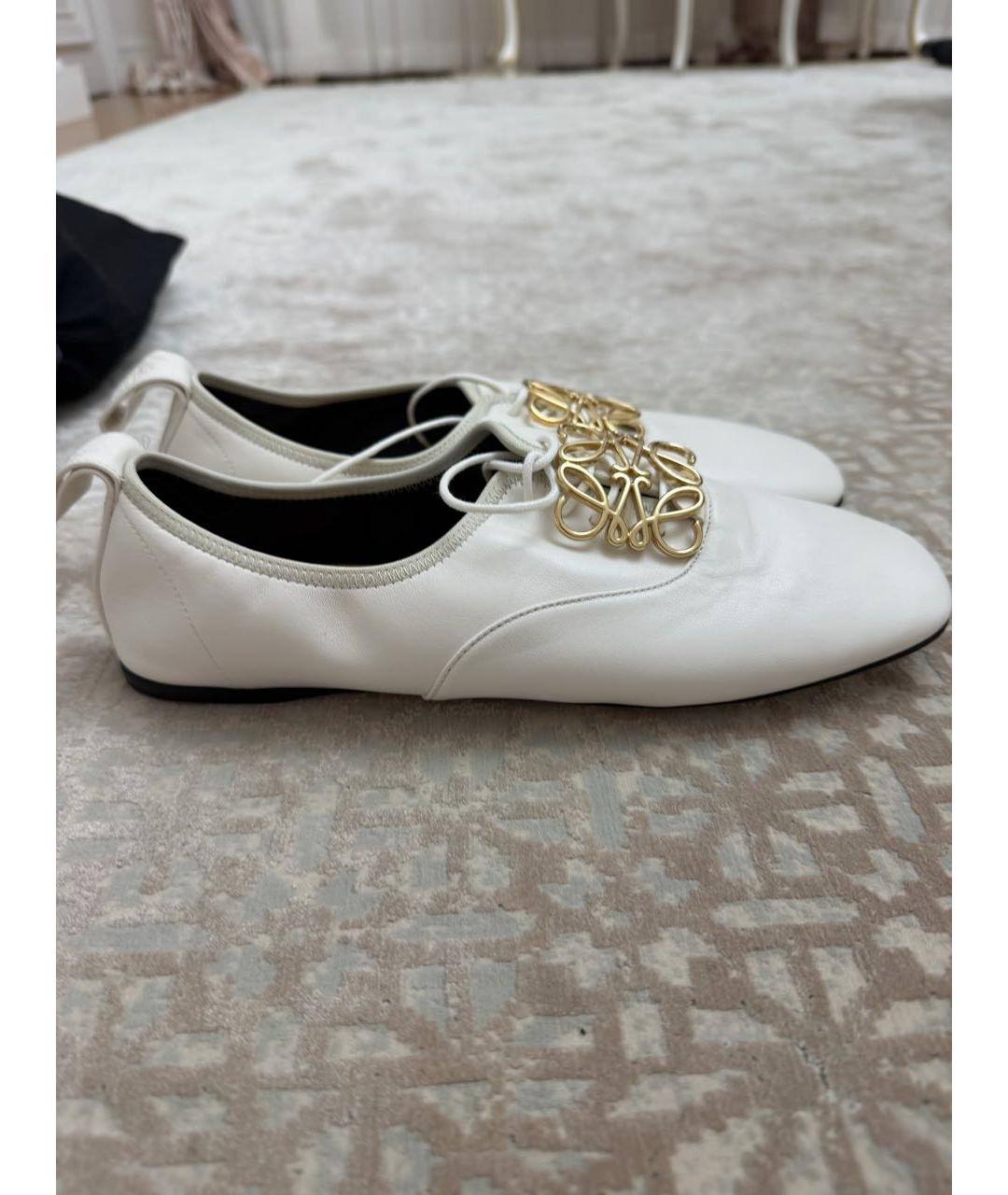 LOEWE Белые кожаные мокасины, фото 4